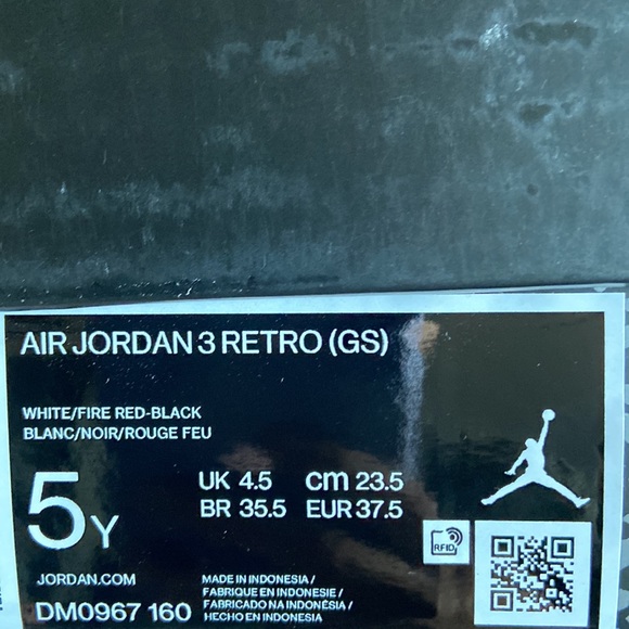 Jordan 3 Fire Red - Picture 5 of 5